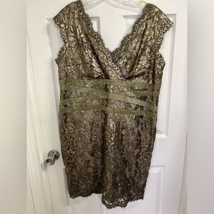 Tadashi Shoji Dress, size 18, EUC worn once